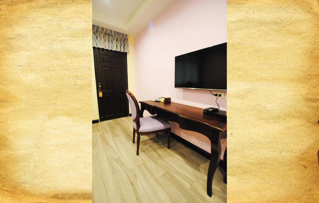 Focal Local Bed & Breakfast Bangkok Kültér fotó