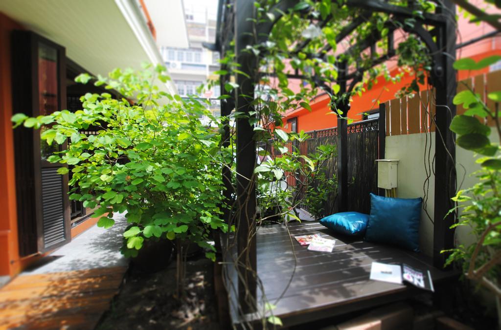 Focal Local Bed & Breakfast Bangkok Kültér fotó